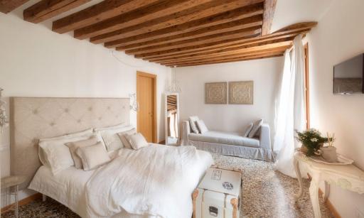 Laguna724 - Housity