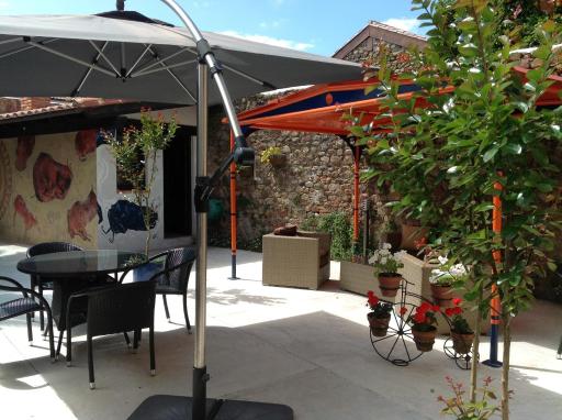 Apartamentos Rurales La Villa de Piedra - Housity