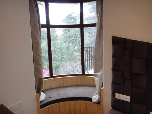 The Hill Crest Inn - Housity