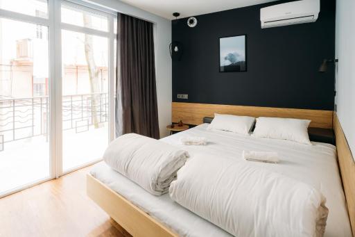 Yard Hostel & Coffee - Housity