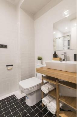Cantalojas by Staynnapartments - Housity