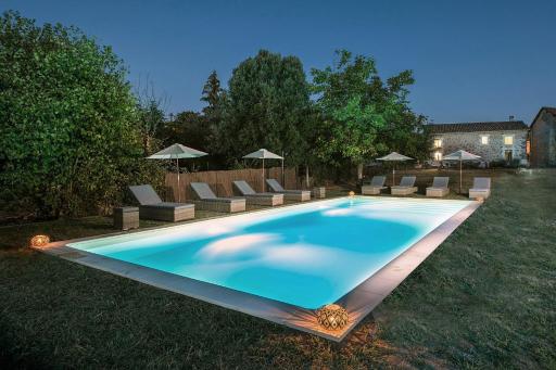 Le Petit Bouchon - Housity