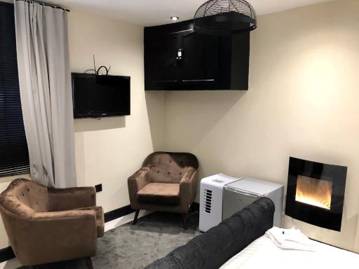 STIFFORD CLAYS FARM HOTEL - Housity