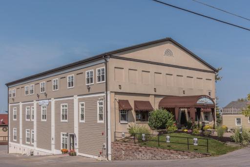 Harbor House Inn - Housity