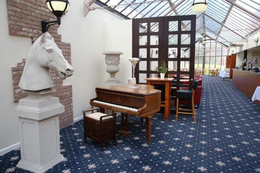 Hermitage Park Hotel - Housity