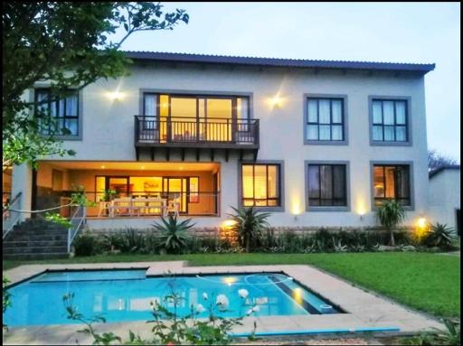 Mahogany Villa Guesthouse - SOLAR - Housity