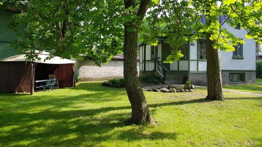 Mini-house with garden in Jurmala - Housity
