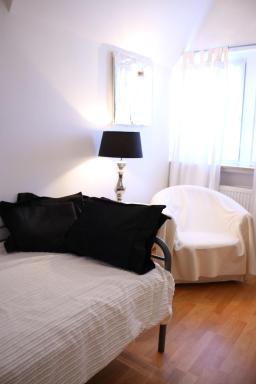 Moderne Studio Apartments und 4 Zimmer Wohnungen in Oberhausen, ideal für Geschäftsreisende und Monteure - Housity