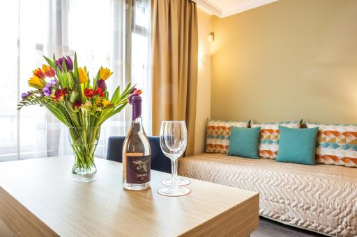 Geneva Hotel - Housity