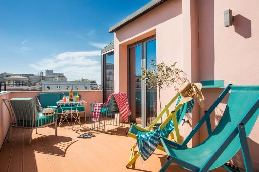 The Caravan - Housity