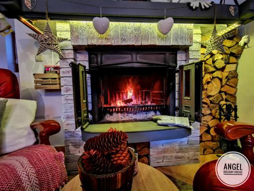 Angel Holiday House - Housity