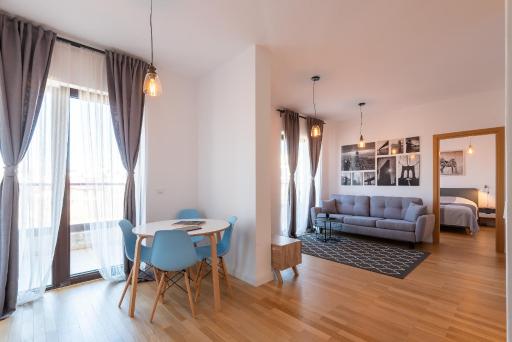 Central Apartment - Housity