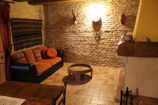 Il nido della rondine, appartamento nel borgo medievale - Housity