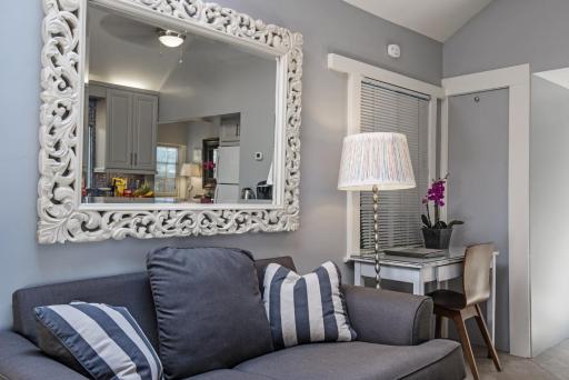 Stylish House Close to Huntington Gardens - Housity