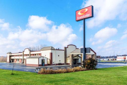 Econo Lodge Cloverdale - Housity