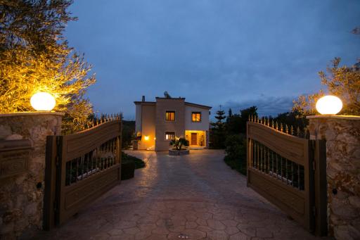 Nature Villa - Housity