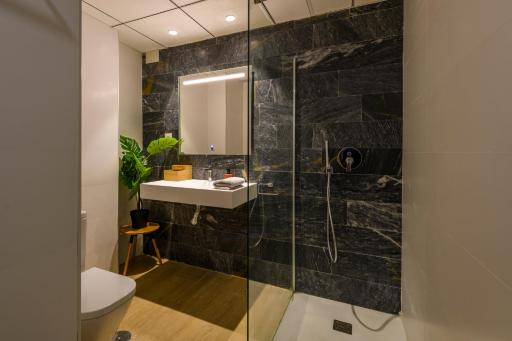 Romea Suites - Housity