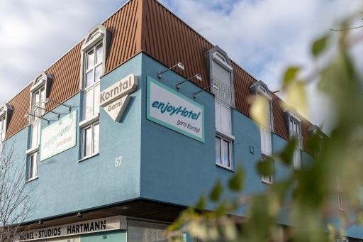 enjoyHotel garni Korntal Stuttgart b&b Parkplatz Sprinter Penny eTank - Housity