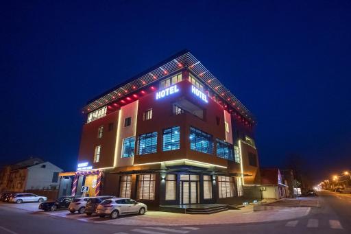 Garnet Hotel & Event Centar - Housity