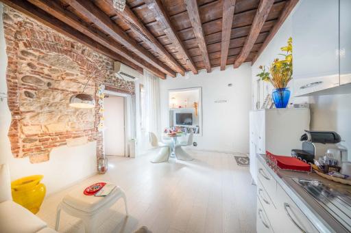 Abbraccio di Giulietta - Housity
