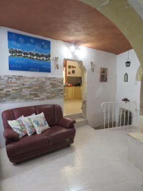 Amelia's House of Character - Housity