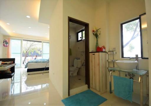 Sanyi Wei Wei Feng B&B - Housity