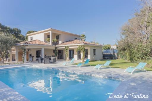 Stunning Villa 4 bedroom with pool - Dodo et Tartine - Housity