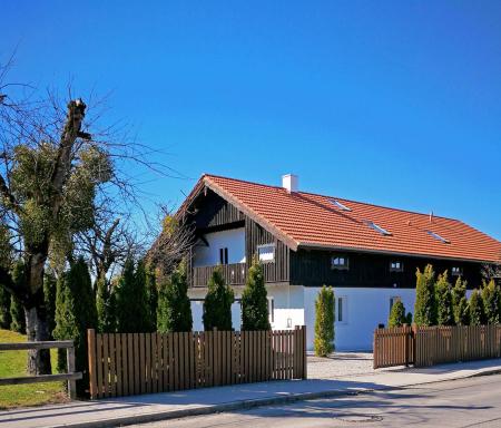 Münsing Nähe Starnberger See, schöne Ferienwohnung, Gästewohnung 125qm EG und OG KONTAKTFREI - Housity