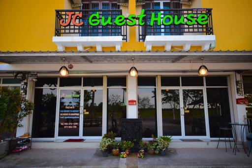 JC Guesthouse @ Suratthani Airport - Housity