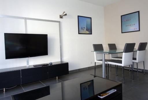 Le Palais - Appartement au centre ville avec parking privé - Housity