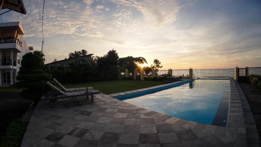 Seaview Beach Resort - Housity