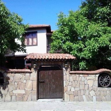 Семеен хотел НАЦИОНАЛ - Housity