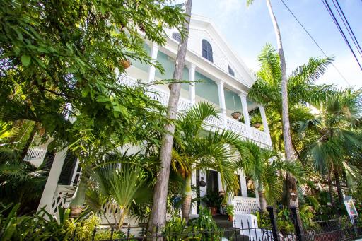Old Town Manor - Housity