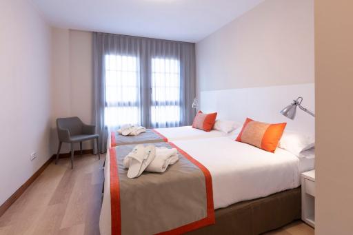 Aparthotel Los Girasoles - Housity