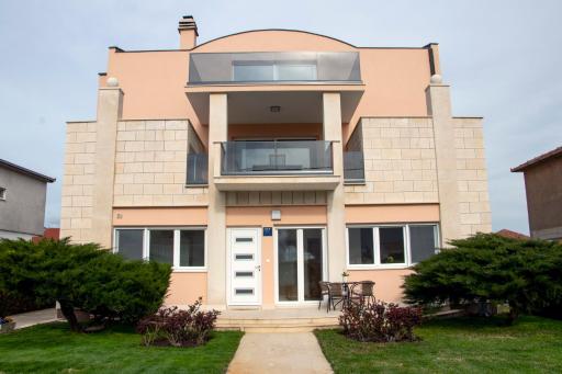 Apartments Mobine - Housity