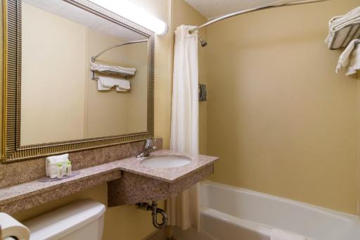 Red Carpet Inn Newark - Irvington NJ - Housity