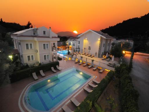 Sea Breeze Hotel and Apartments - Housity