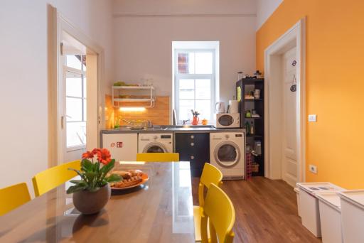 Fluxus Hostel - Housity
