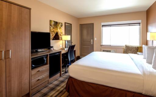Boulder University Inn - Housity