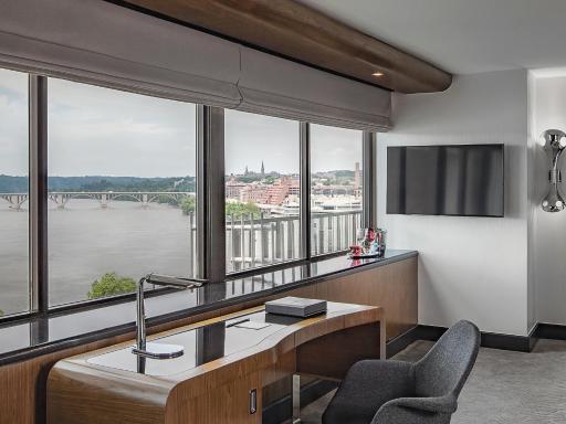 The Watergate Hotel Georgetown - Housity