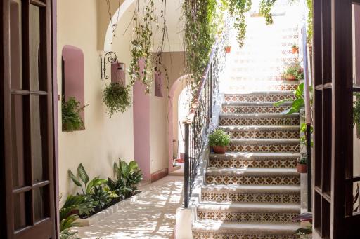 Kuka y Naranjo - Housity