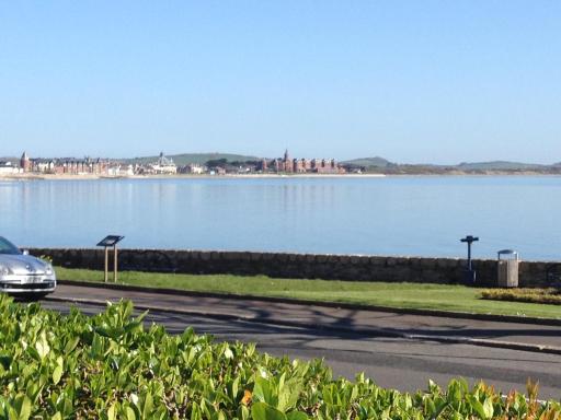 Boutique Apartment by the Irish Sea - Housity