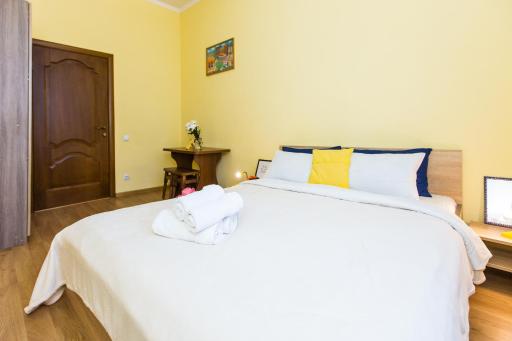 Modern 2BR Apartment in Central Lviv - Housity