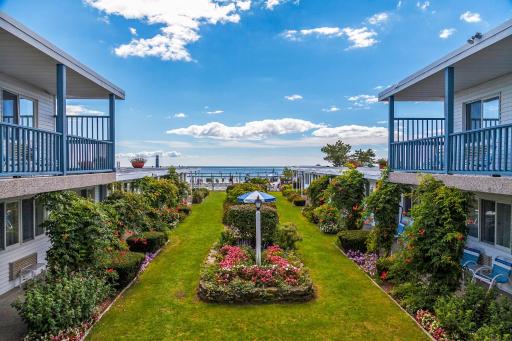 Blue Water Resort - Housity