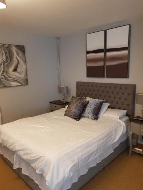 The Dog Inn - Housity