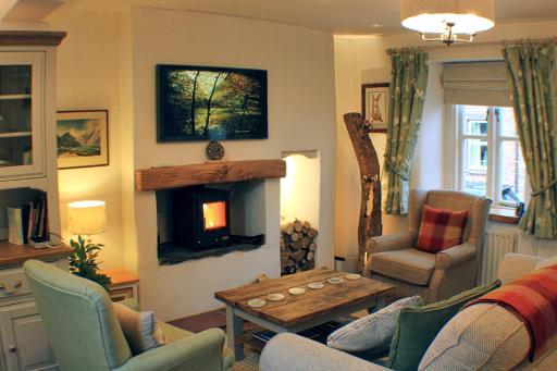 The Tree House Cumbria, unique, romantic, quirky cottage - Housity