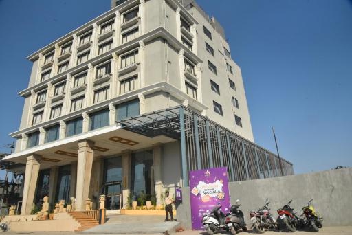 Hotel Accord Premier - Housity