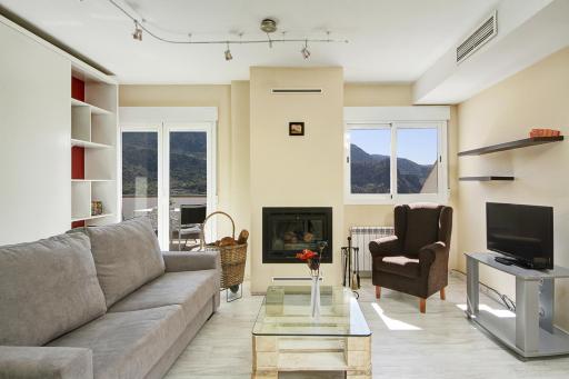 Ático con chimenea en Sierra Nevada-Güejar Sierra - Housity