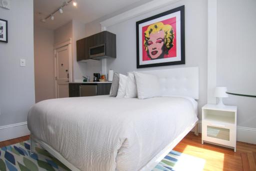 A Stylish Stay w/ a Queen Bed, Heated Floors.. #29 - Housity