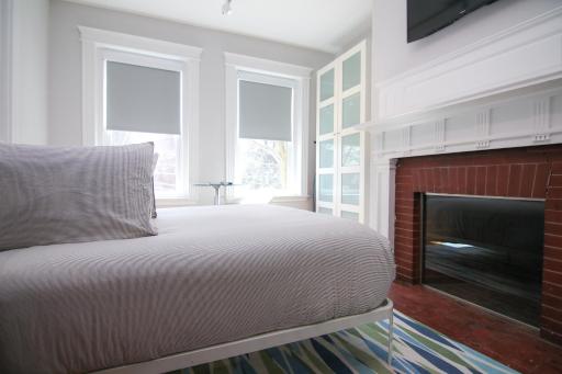 A Stylish Stay w/ a Queen Bed, Heated Floors.. #29 - Housity
